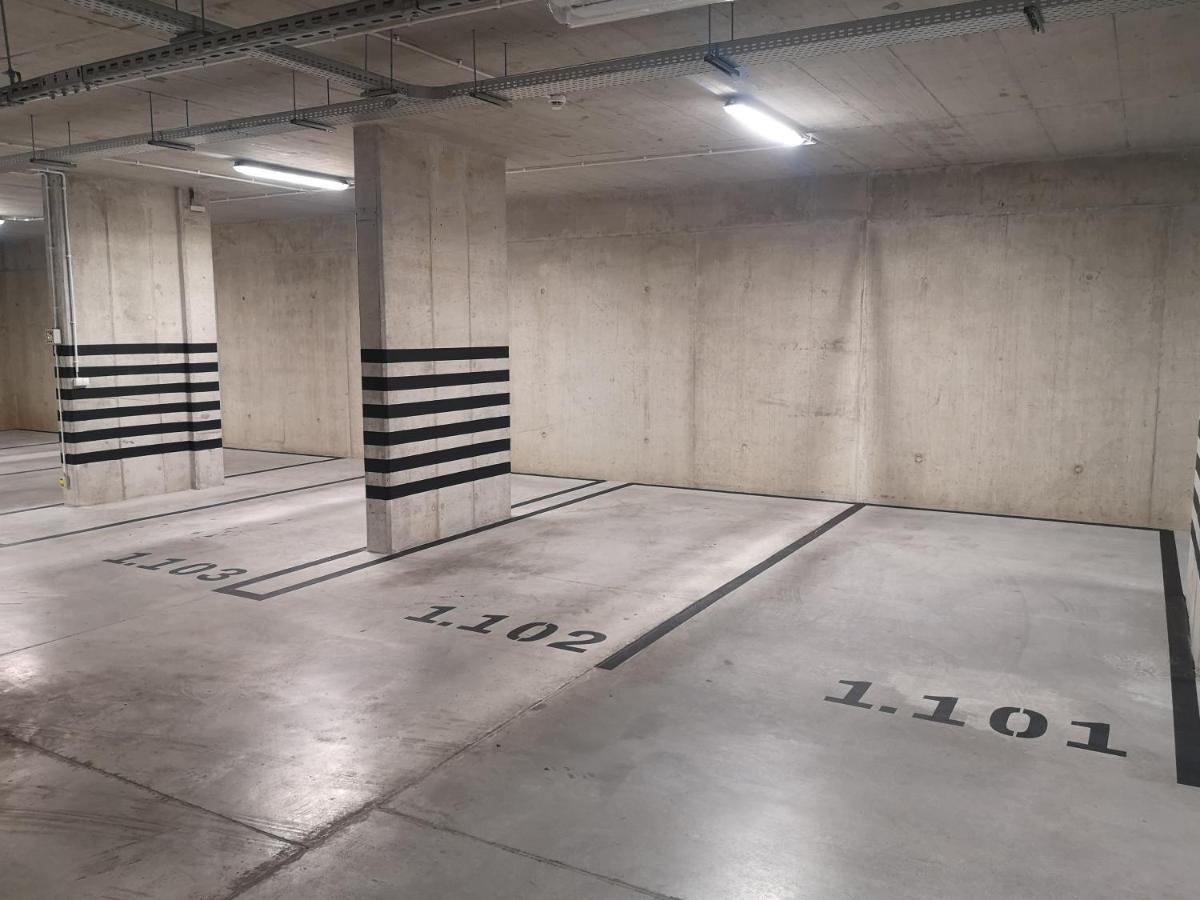 Novum Apartment With Parking Krakow Exterior photo